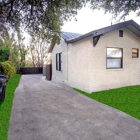 Cozy Downtown Guest House 2Br/1Ba Sleeps 8 San Antonio Exterior photo