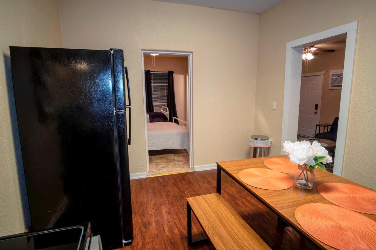 Cozy Downtown Guest House 2Br/1Ba Sleeps 8 San Antonio Exterior photo