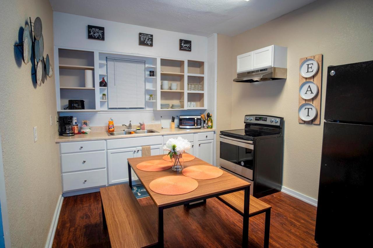 Cozy Downtown Guest House 2Br/1Ba Sleeps 8 San Antonio Exterior photo