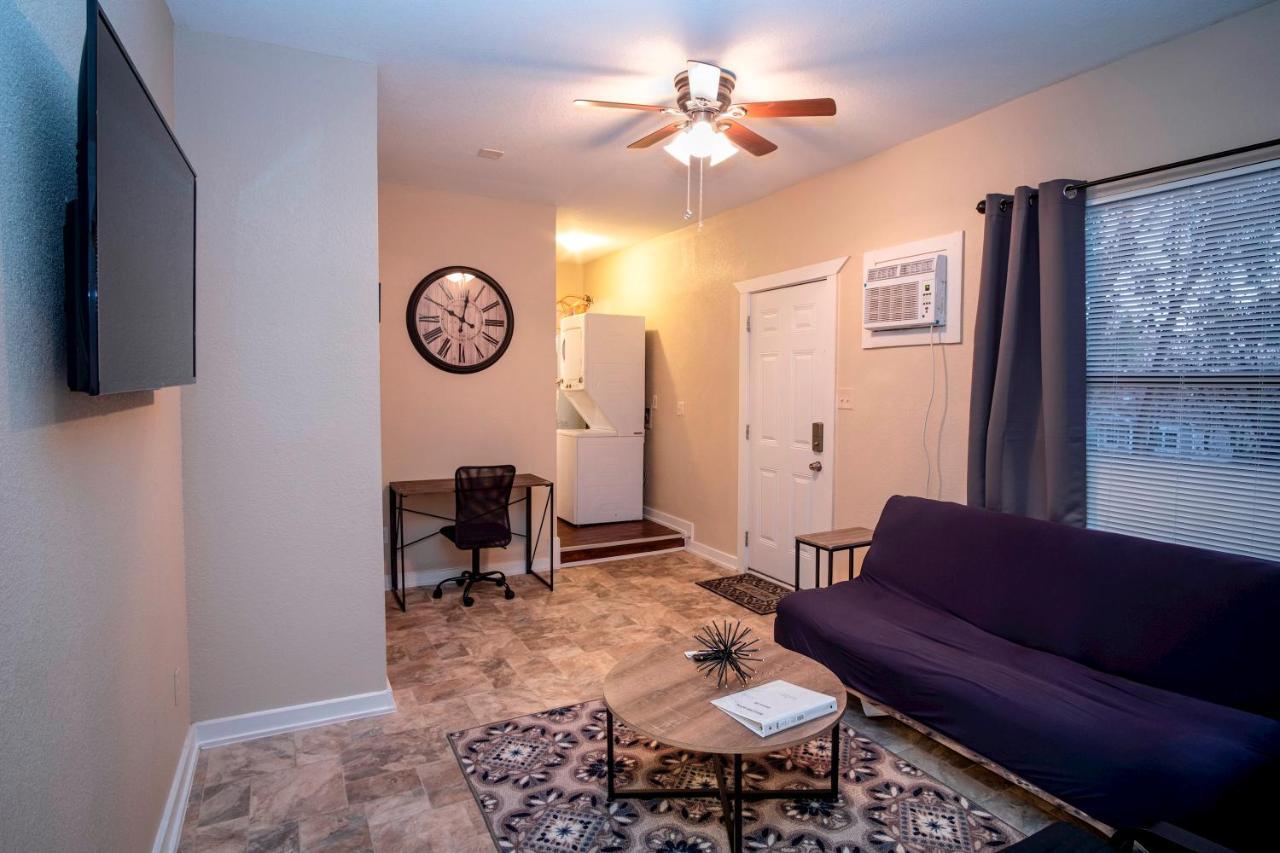 Cozy Downtown Guest House 2Br/1Ba Sleeps 8 San Antonio Exterior photo