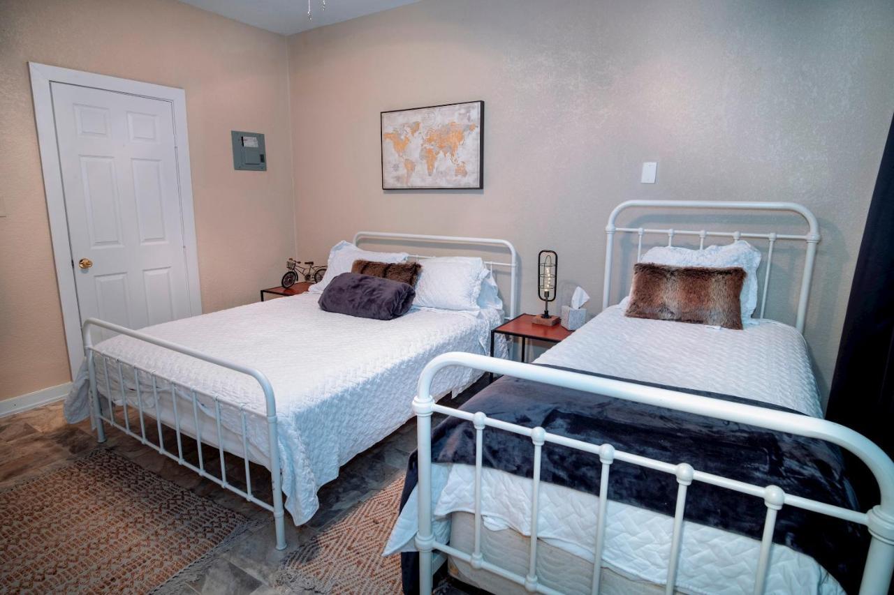 Cozy Downtown Guest House 2Br/1Ba Sleeps 8 San Antonio Exterior photo